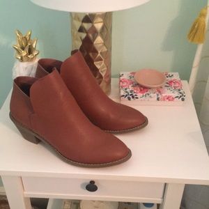 Universal Thread Booties
